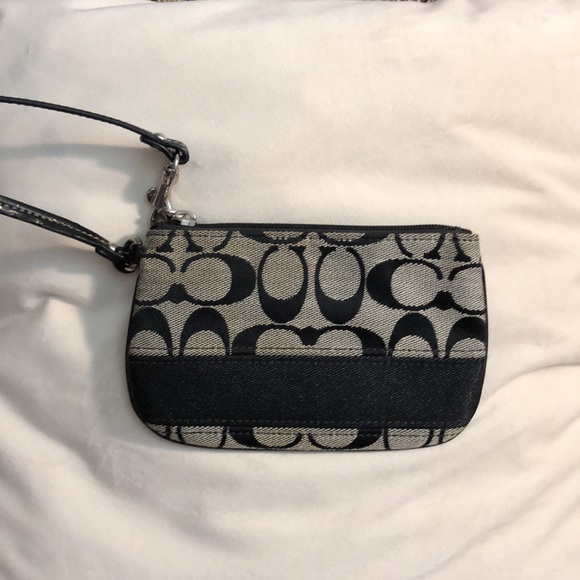 Classic Black Coach Weistlet - Picture 2 of 6